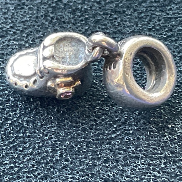 Pandora two tone baby shoes charm with 14k gold - Picture 3 of 6
